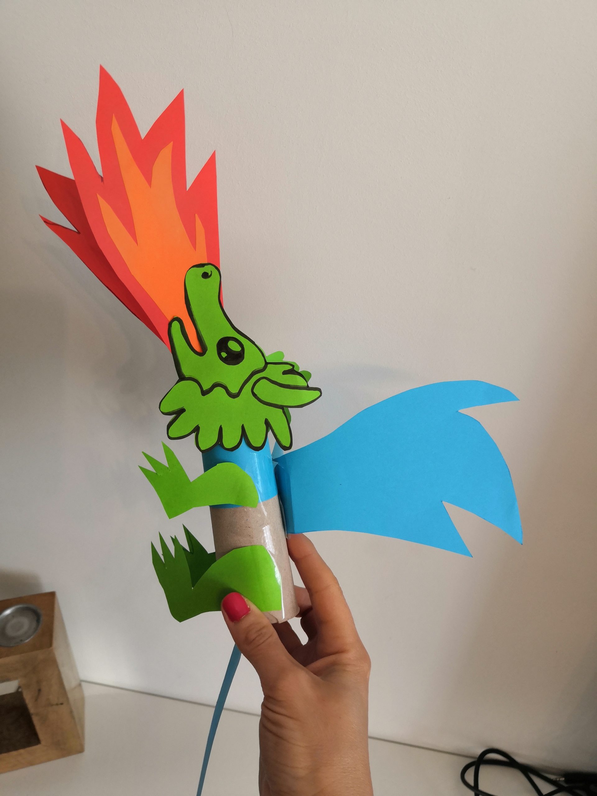 Fabriquer un dragon cracheur de feu - ActivitÃ©s manuelles pour les enfants